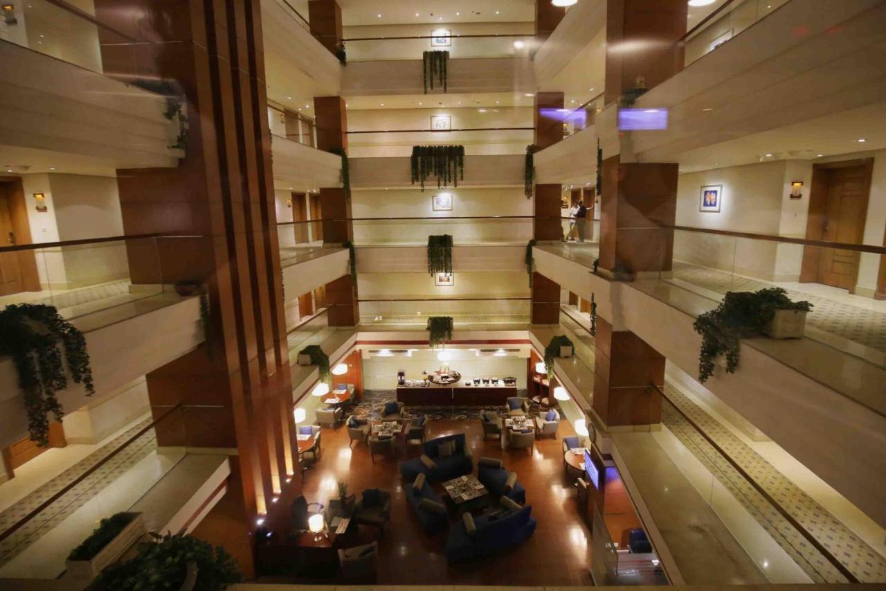 Park Lane Hotel Lahore Extérieur photo The lobby